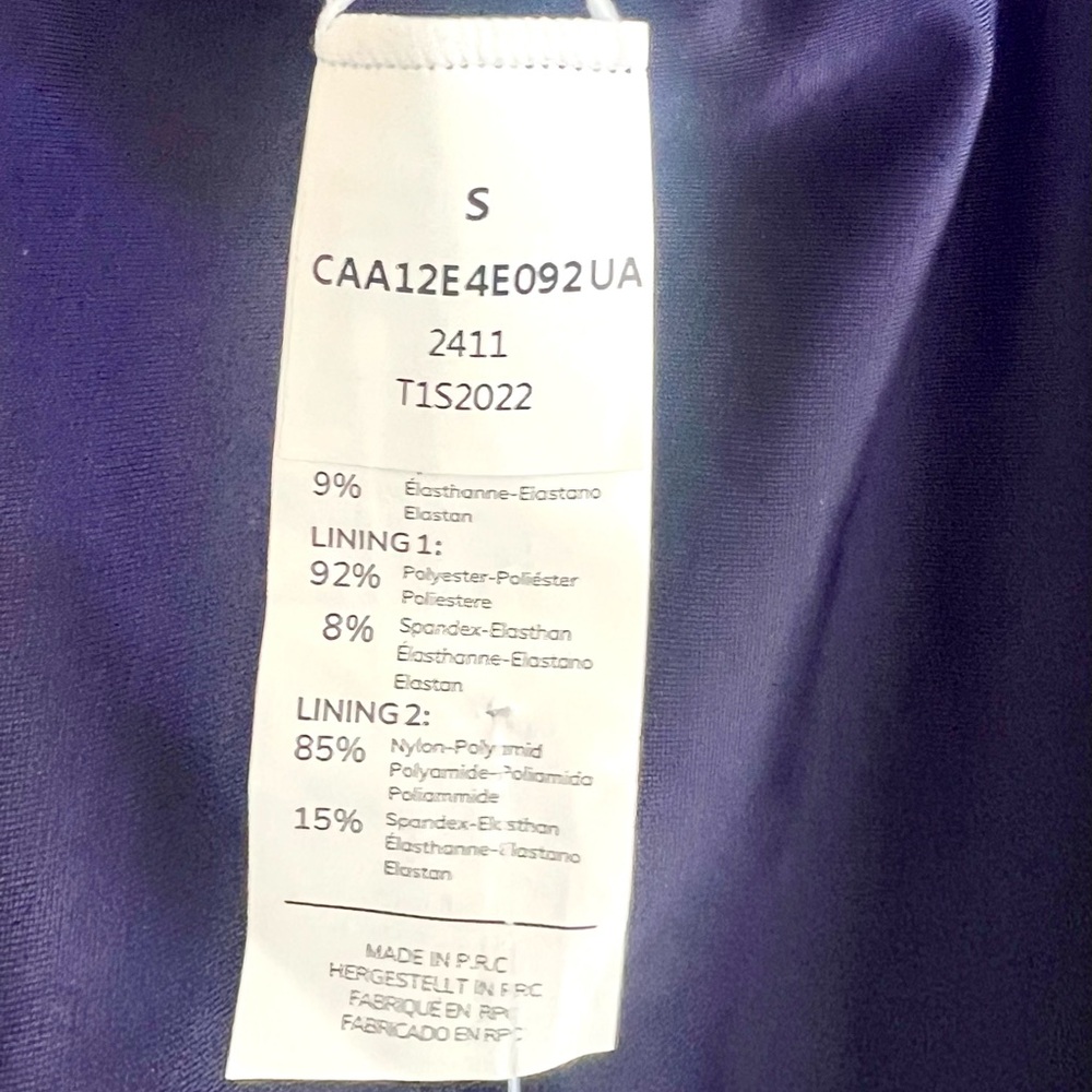 Navy Blue Women's Tummy Control Swimsuit
NWT
Cupshe
Women’s Small - Picture 11 of 14